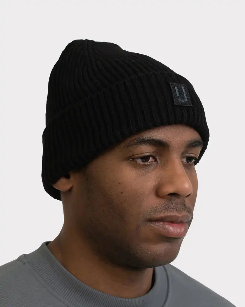 Beanie “Billie”