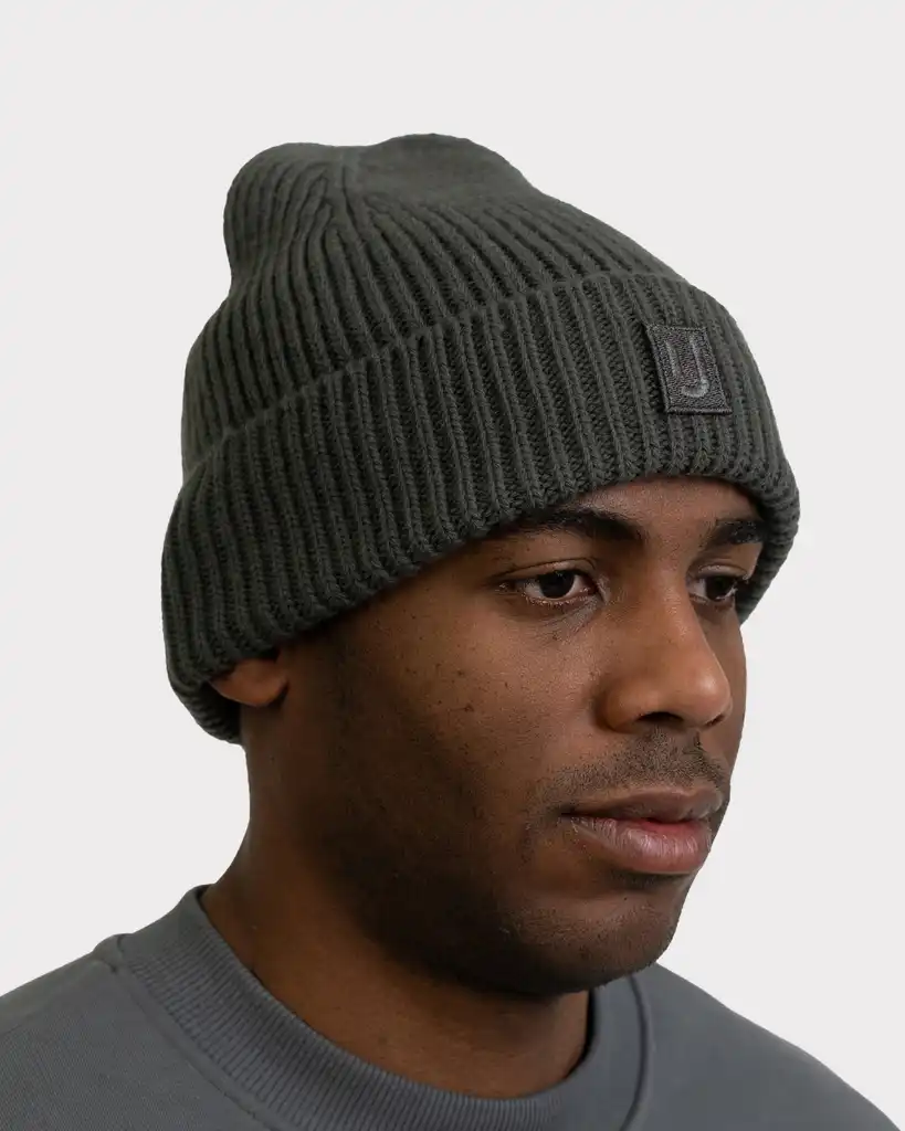 Beanie “Billie”