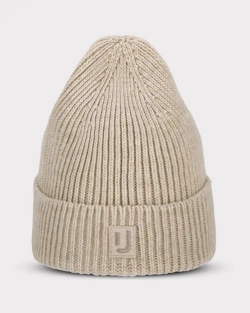 Beanie “Billie”